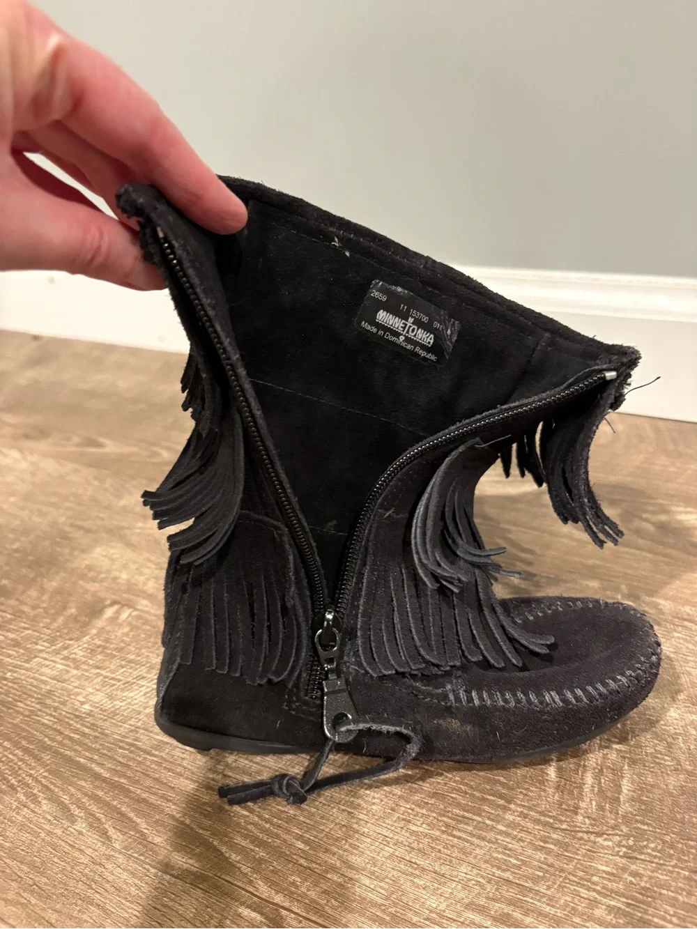 Minnetonka Girls Black Suede 3-Tier Fringe Boot Concho Zipper US Size 11
